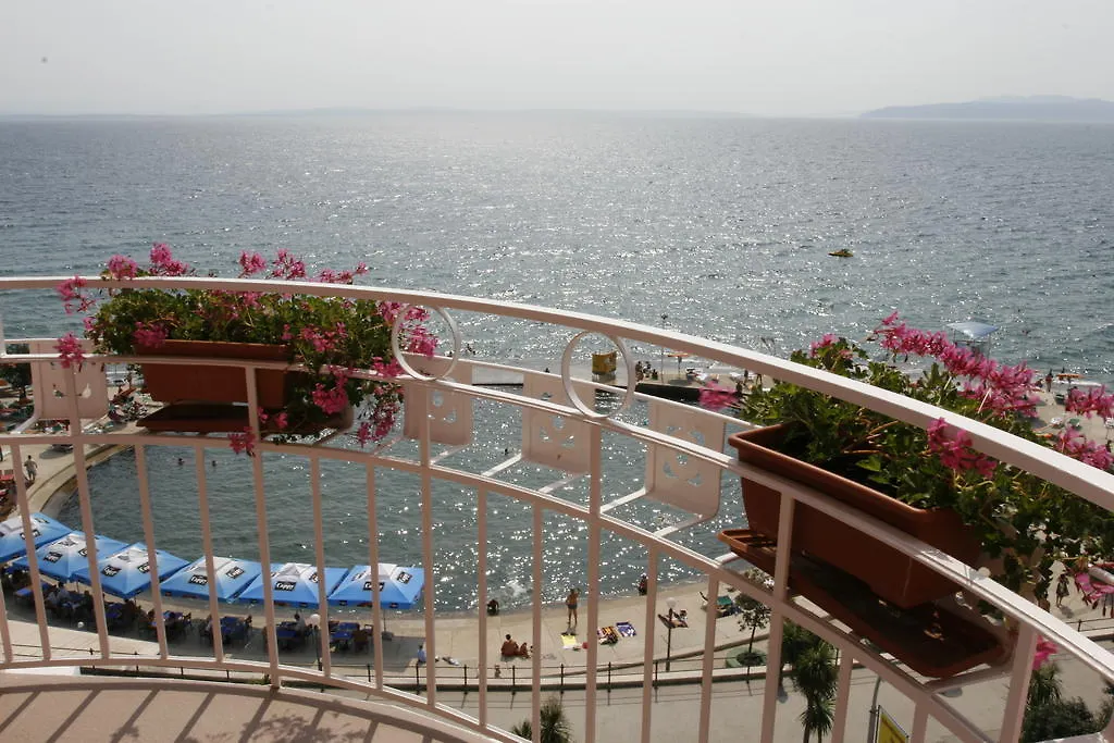 Hotel Mozart Opatija 4*,